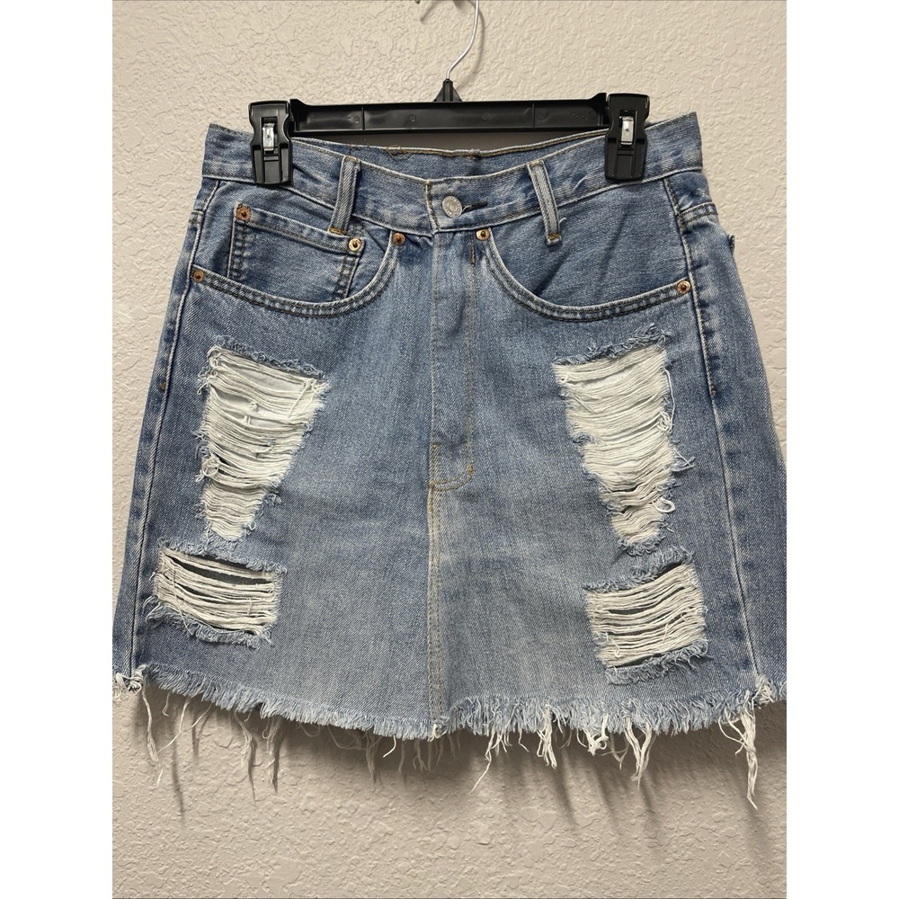 Levi's Premium Denim Micro Mini Skirt Women's 28 Blue Raw Hem Distressed Jean